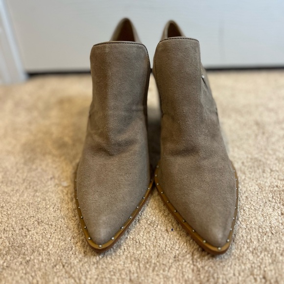 Schultz Tan Heeled Boots with Chunky Heel and Pointed Toe - Picture 2 of 6